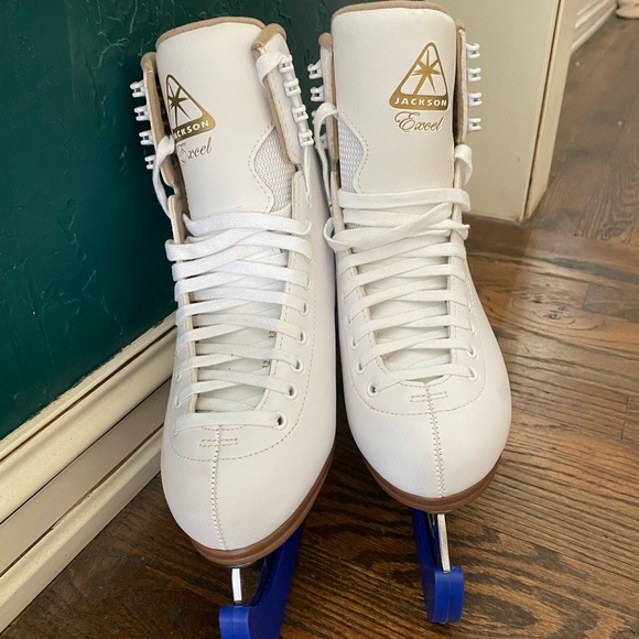 Women’s Jackson Excel Ice Skates - Picture 2 of 3